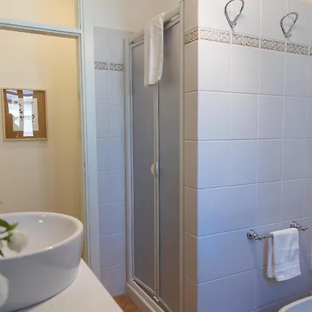 Apartment Leccino Piano Terra By Yohome