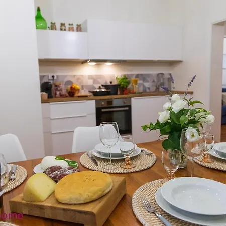 Apartment Leccino Piano Terra By Yohome